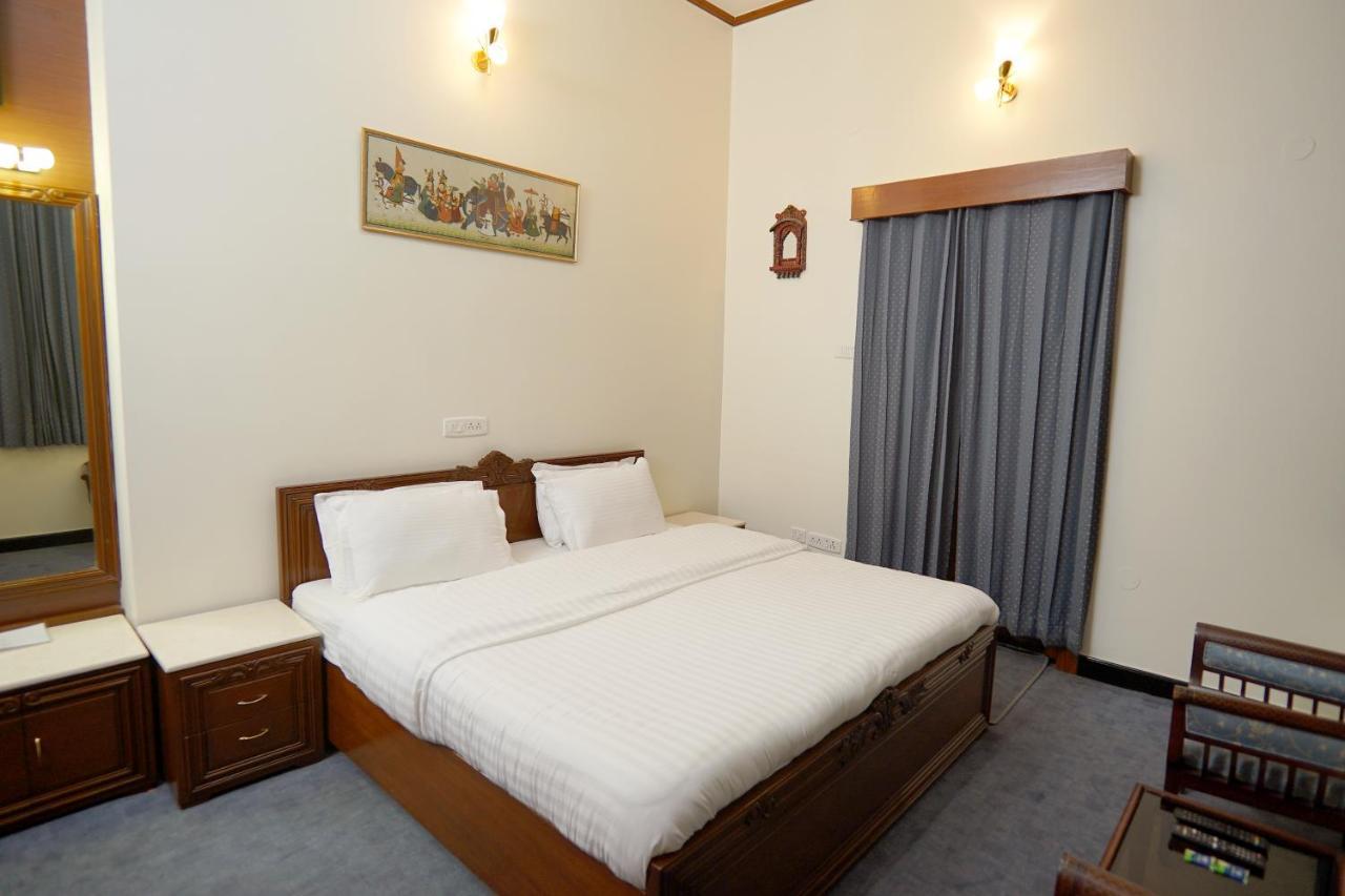 The Edgeworth Bed & Breakfast Shimla Exterior photo